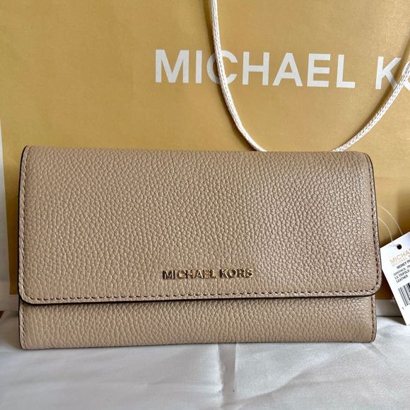 NWT Michael Kors Large Pebbled Leather Tri-Fold Wallet in Truffle (Nude) $158 - Picture 3 of 17